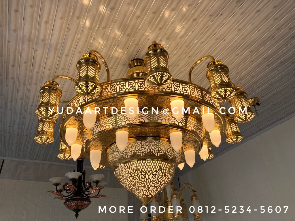 Lampu Gantung Nabawi Kuningan Mewah Masjid