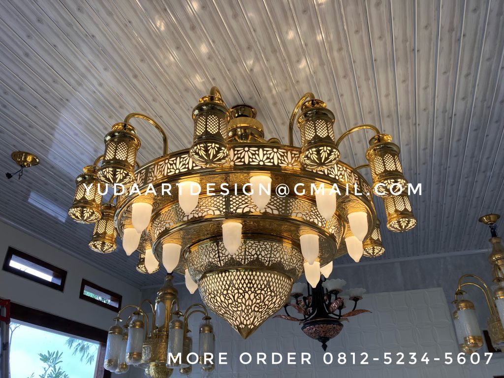 Lampu Gantung Nabawi Kuningan Mewah Masjid