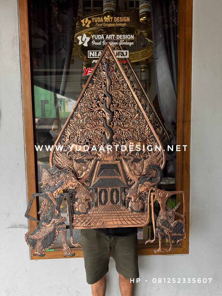 Gunungan Tembaga Custom Tokoh Wayang Buatan Tangan
