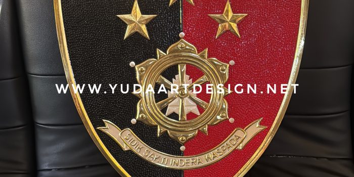 Logo Kuningan Reserse Kombinasi Warna Cat dan Kilau Emas