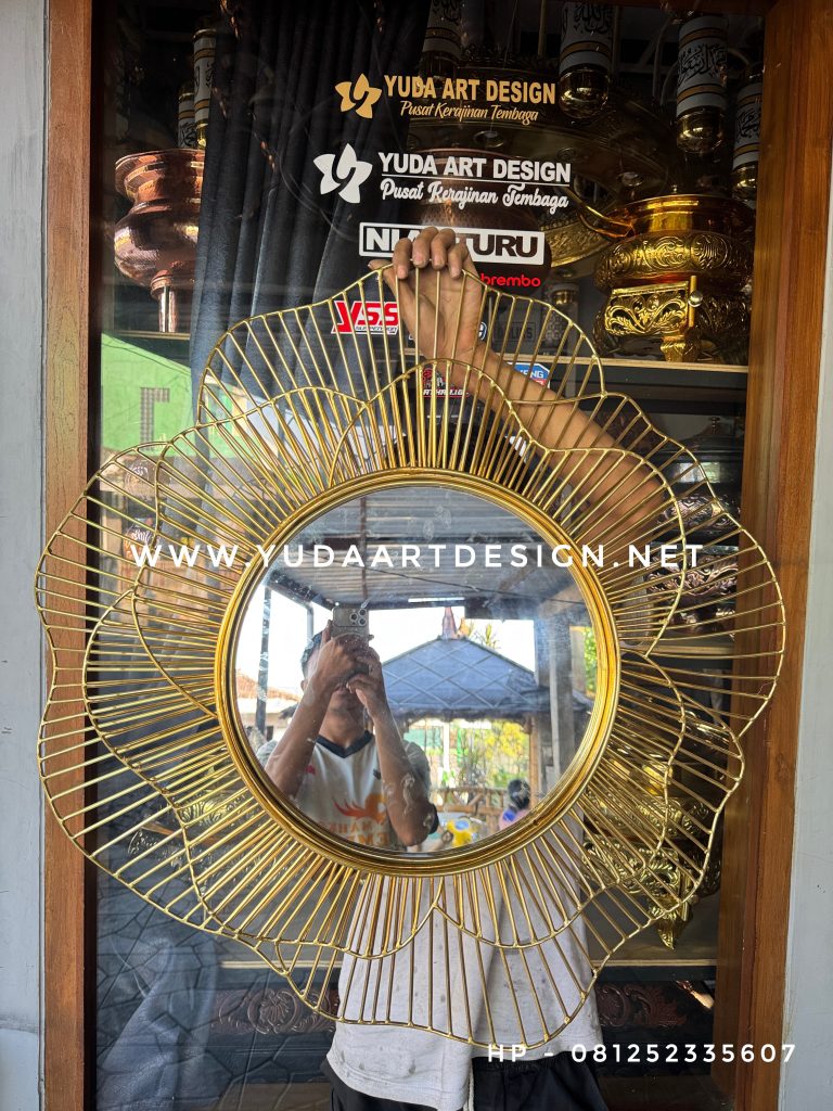 Cermin Kuningan Frame